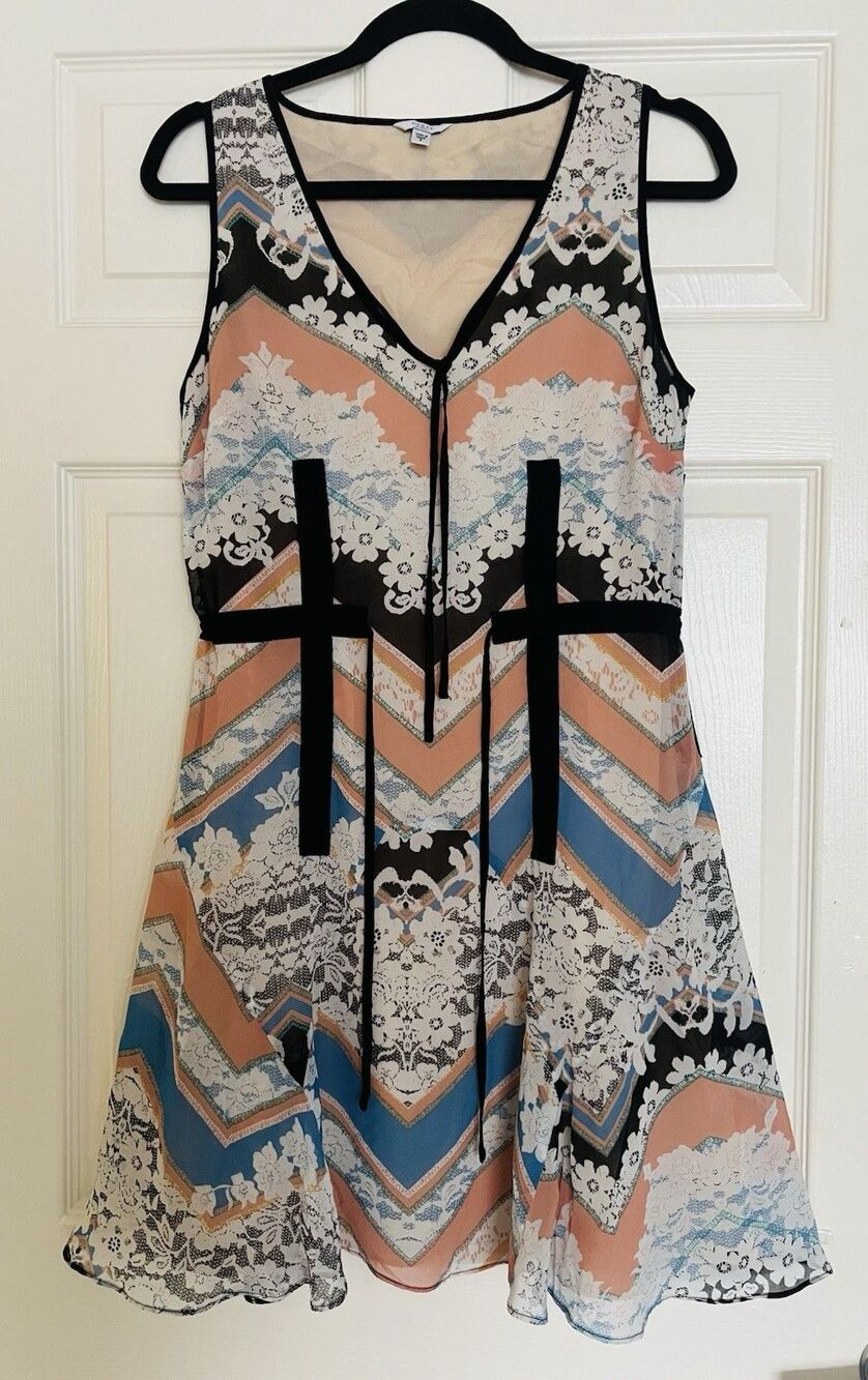 GUESS Womens Dress 2 Sleeveless Chevron Geometric Floral Lace Mini Chiffon EUC